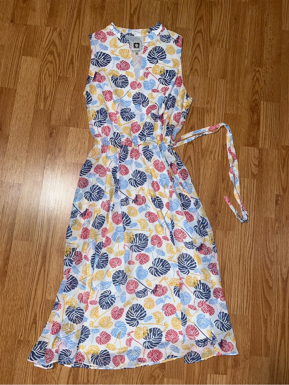 Anne Klein Size 8 Sleeveless Knee Length Dress